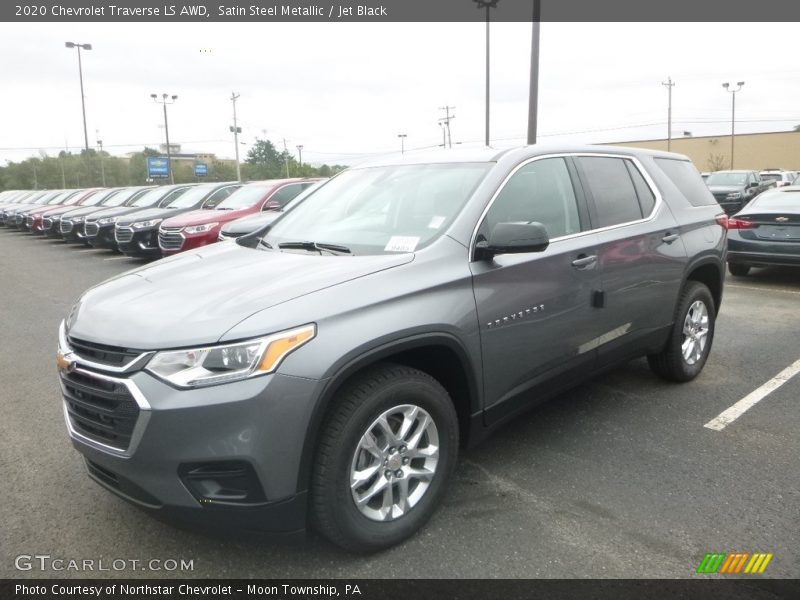 Front 3/4 View of 2020 Traverse LS AWD
