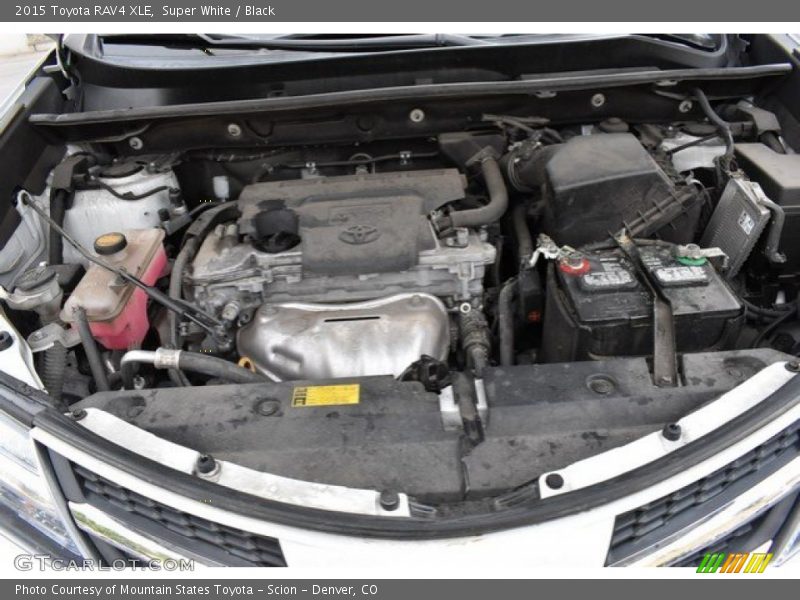 Super White / Black 2015 Toyota RAV4 XLE