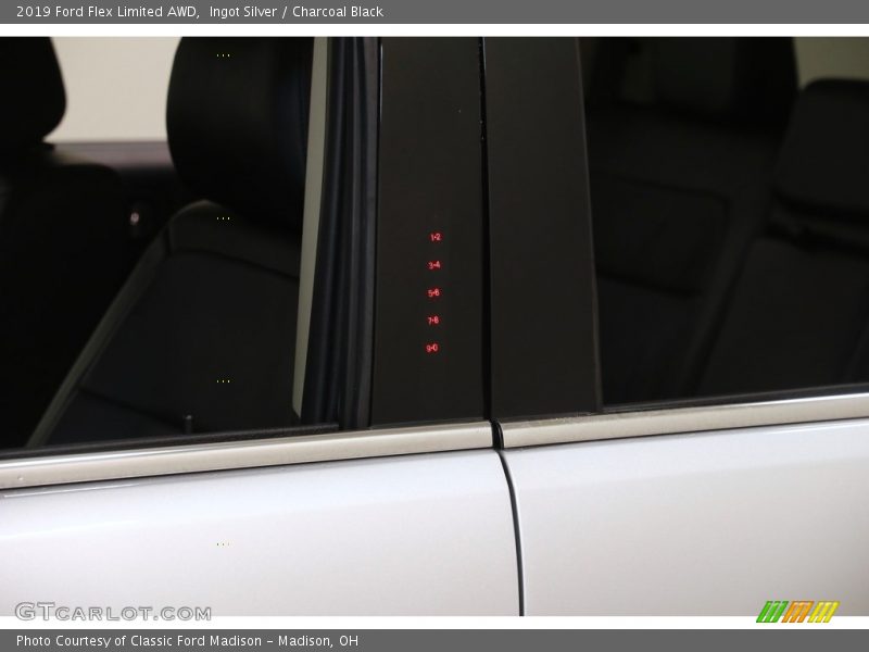 Ingot Silver / Charcoal Black 2019 Ford Flex Limited AWD