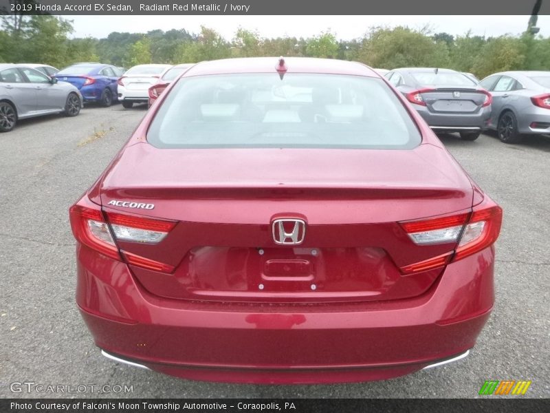 Radiant Red Metallic / Ivory 2019 Honda Accord EX Sedan