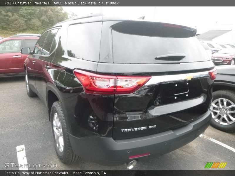 Mosaic Black Metallic / Jet Black 2020 Chevrolet Traverse LT AWD
