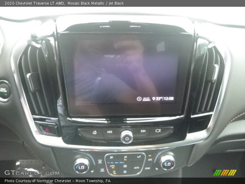 Mosaic Black Metallic / Jet Black 2020 Chevrolet Traverse LT AWD