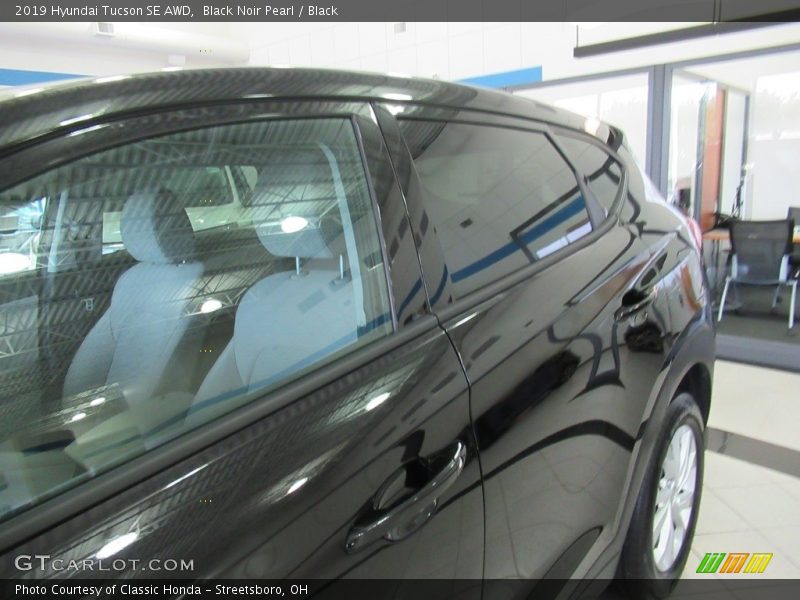 Black Noir Pearl / Black 2019 Hyundai Tucson SE AWD