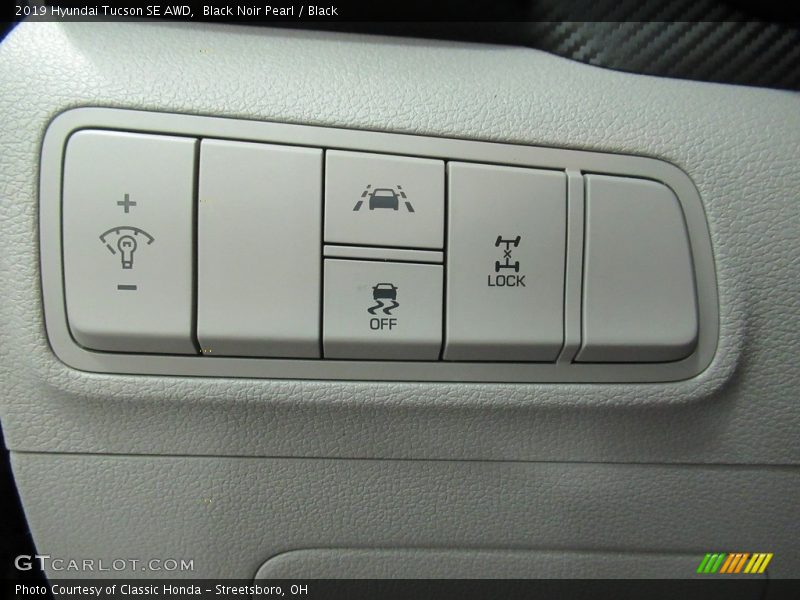 Black Noir Pearl / Black 2019 Hyundai Tucson SE AWD