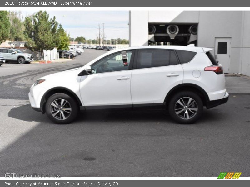 Super White / Ash 2018 Toyota RAV4 XLE AWD