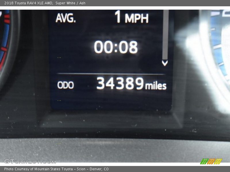 Super White / Ash 2018 Toyota RAV4 XLE AWD