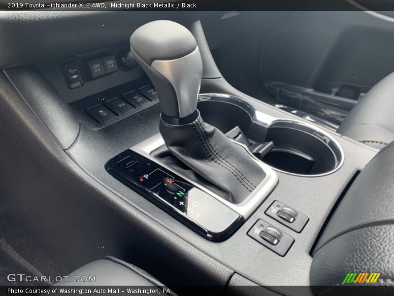 Midnight Black Metallic / Black 2019 Toyota Highlander XLE AWD