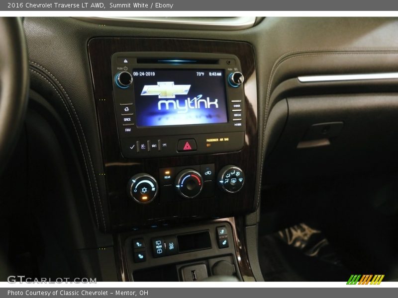 Summit White / Ebony 2016 Chevrolet Traverse LT AWD