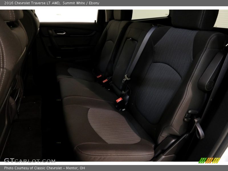 Summit White / Ebony 2016 Chevrolet Traverse LT AWD