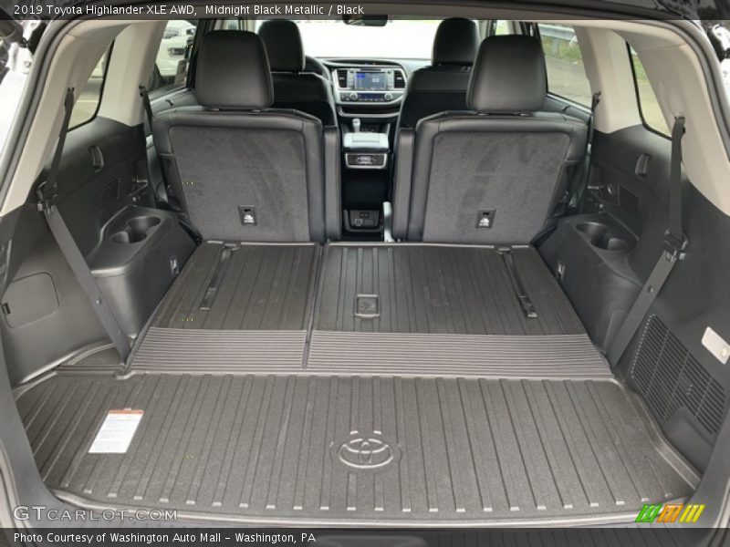 Midnight Black Metallic / Black 2019 Toyota Highlander XLE AWD