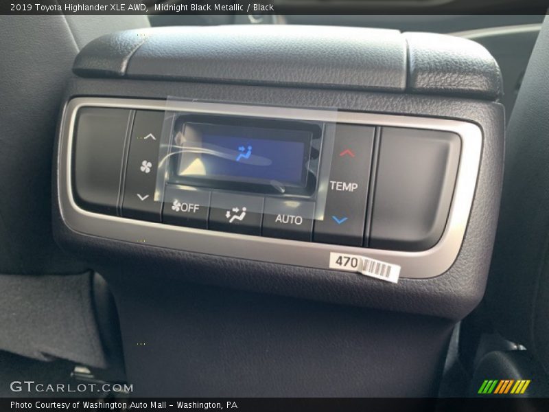 Midnight Black Metallic / Black 2019 Toyota Highlander XLE AWD