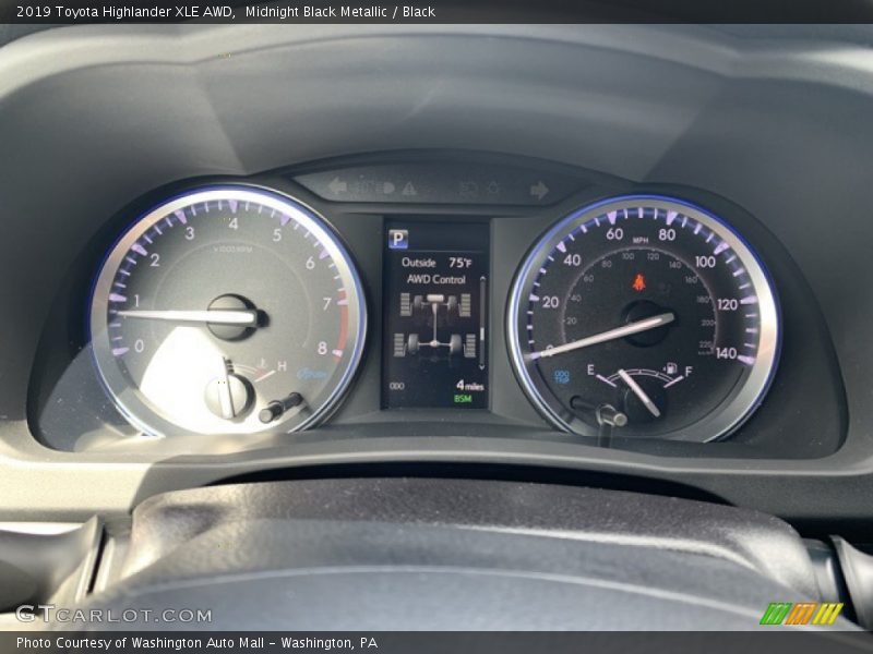 Midnight Black Metallic / Black 2019 Toyota Highlander XLE AWD