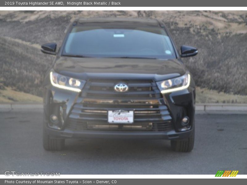 Midnight Black Metallic / Black 2019 Toyota Highlander SE AWD