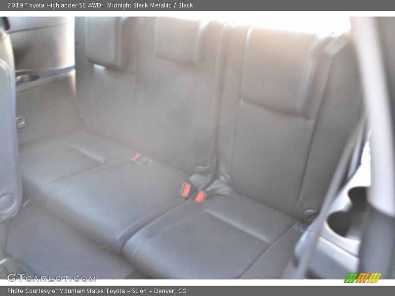 Midnight Black Metallic / Black 2019 Toyota Highlander SE AWD
