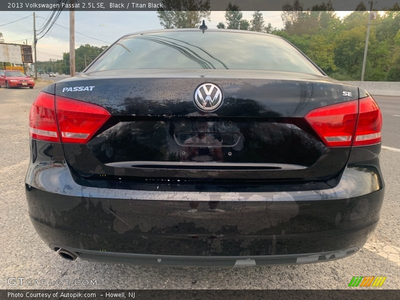 Black / Titan Black 2013 Volkswagen Passat 2.5L SE
