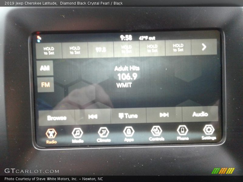 Diamond Black Crystal Pearl / Black 2019 Jeep Cherokee Latitude