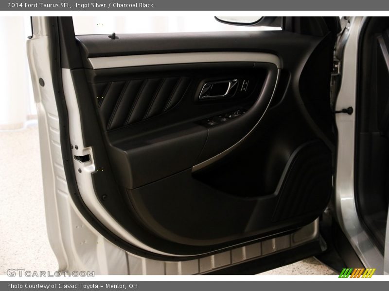 Ingot Silver / Charcoal Black 2014 Ford Taurus SEL