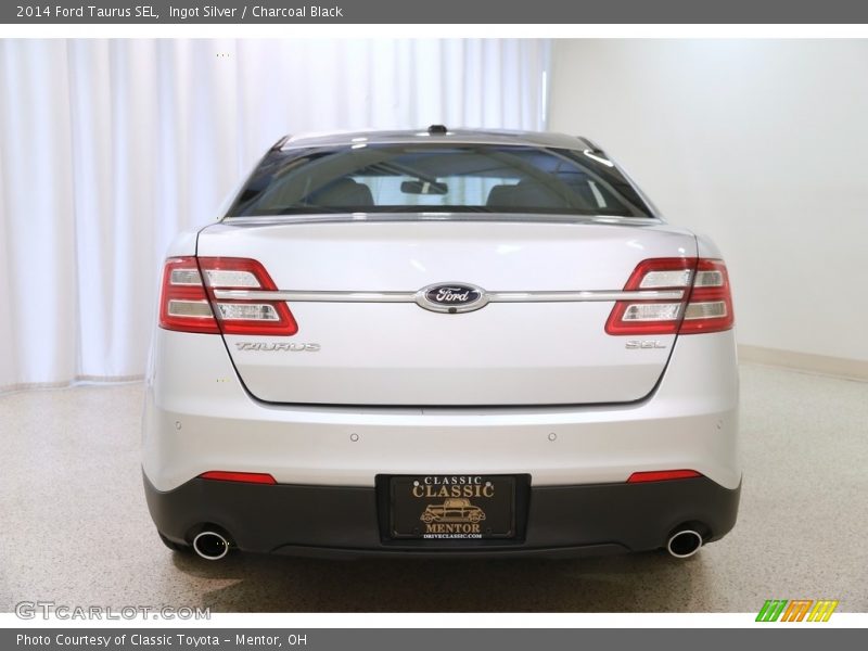 Ingot Silver / Charcoal Black 2014 Ford Taurus SEL