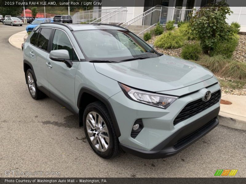 Front 3/4 View of 2019 RAV4 XLE AWD