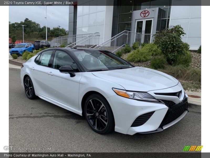 Super White / Black 2020 Toyota Camry XSE