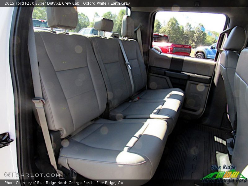Oxford White / Earth Gray 2019 Ford F250 Super Duty XL Crew Cab