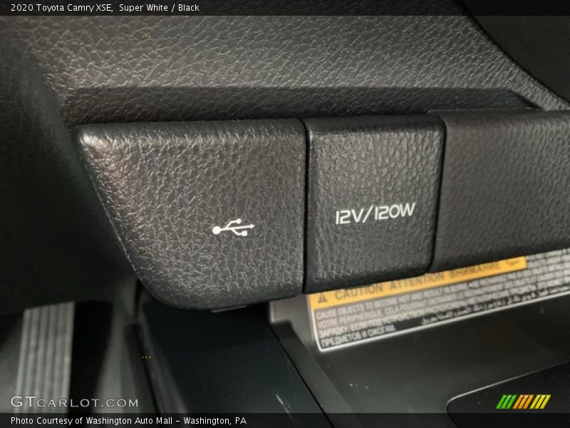 Super White / Black 2020 Toyota Camry XSE