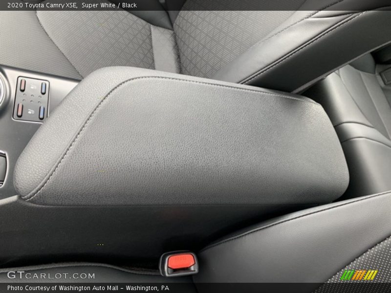 Super White / Black 2020 Toyota Camry XSE