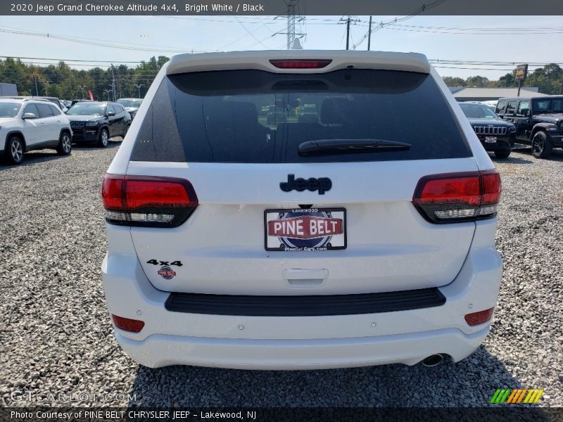 Bright White / Black 2020 Jeep Grand Cherokee Altitude 4x4