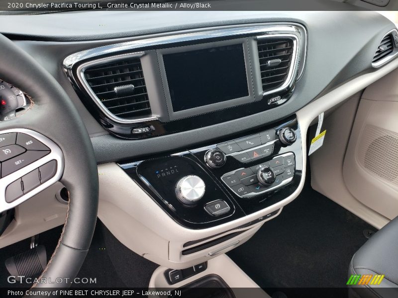 Granite Crystal Metallic / Alloy/Black 2020 Chrysler Pacifica Touring L