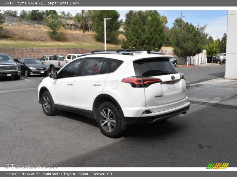 Super White / Ash 2017 Toyota RAV4 XLE