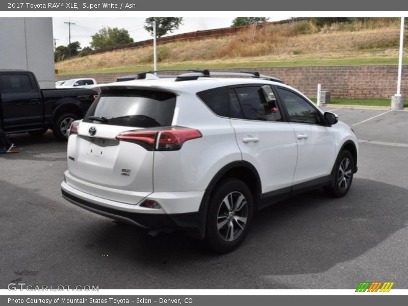 Super White / Ash 2017 Toyota RAV4 XLE