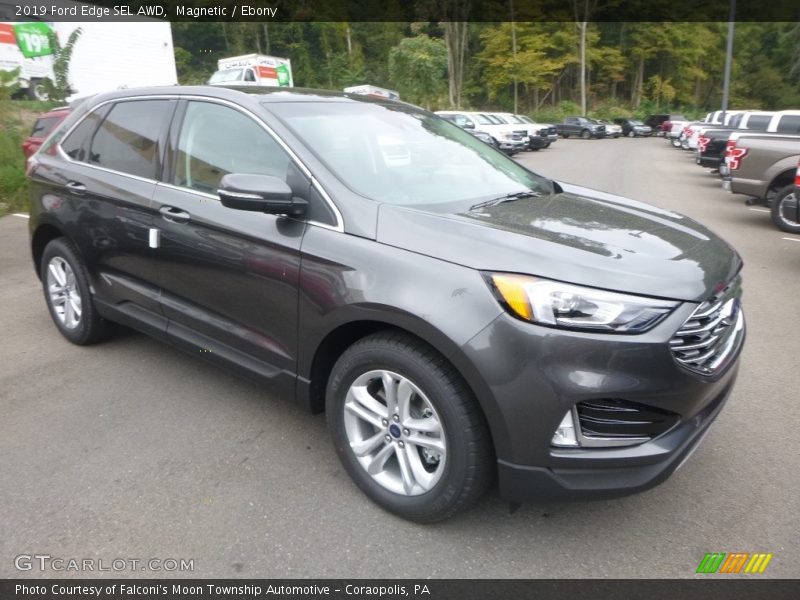 Front 3/4 View of 2019 Edge SEL AWD