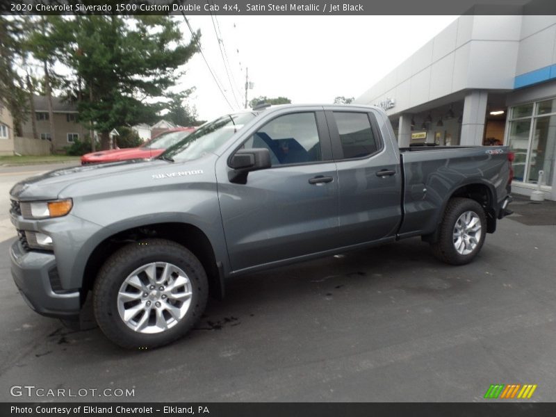 Front 3/4 View of 2020 Silverado 1500 Custom Double Cab 4x4
