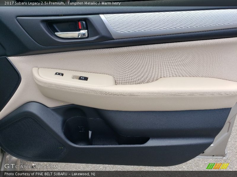 Tungsten Metallic / Warm Ivory 2017 Subaru Legacy 2.5i Premium