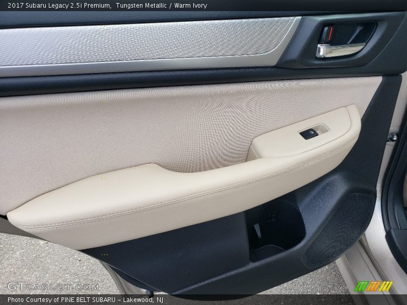 Tungsten Metallic / Warm Ivory 2017 Subaru Legacy 2.5i Premium