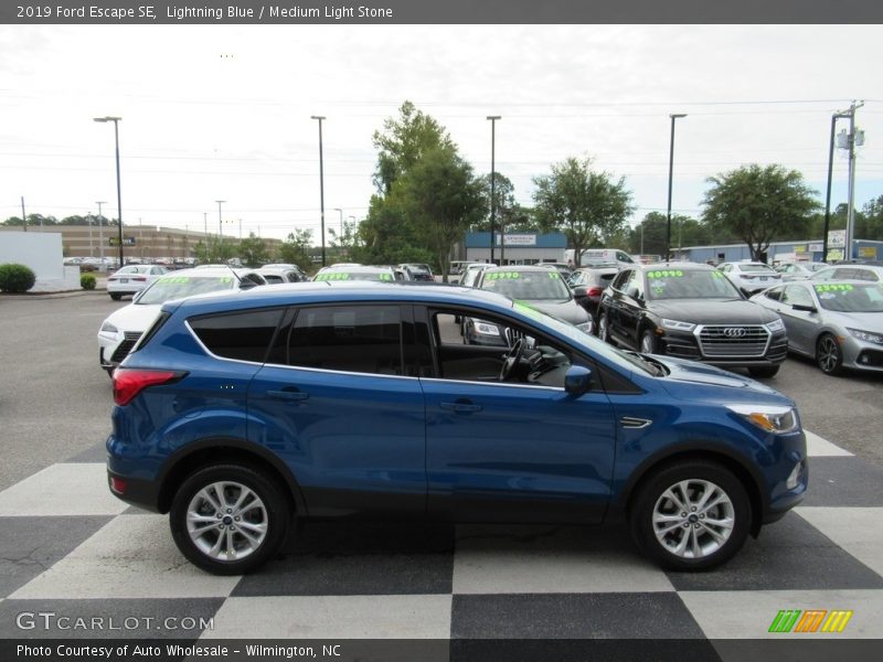 Lightning Blue / Medium Light Stone 2019 Ford Escape SE