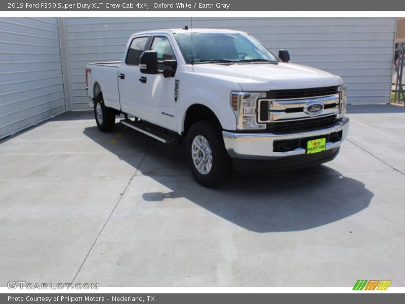 Oxford White / Earth Gray 2019 Ford F350 Super Duty XLT Crew Cab 4x4