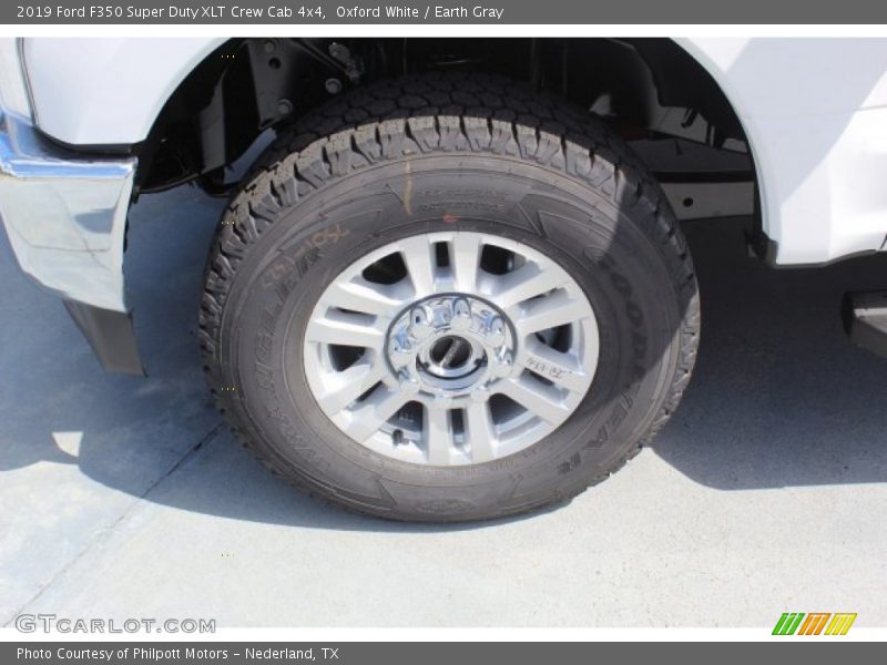 Oxford White / Earth Gray 2019 Ford F350 Super Duty XLT Crew Cab 4x4