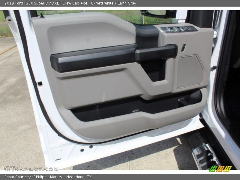 Oxford White / Earth Gray 2019 Ford F350 Super Duty XLT Crew Cab 4x4