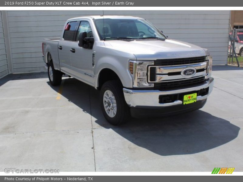 Ingot Silver / Earth Gray 2019 Ford F250 Super Duty XLT Crew Cab 4x4