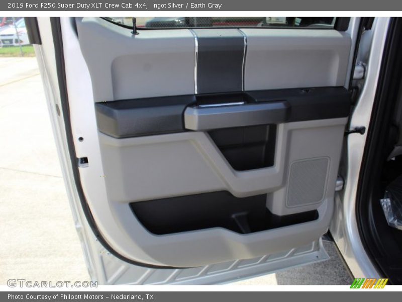 Ingot Silver / Earth Gray 2019 Ford F250 Super Duty XLT Crew Cab 4x4