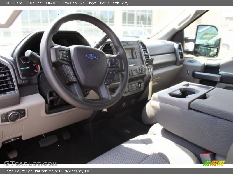 Ingot Silver / Earth Gray 2019 Ford F250 Super Duty XLT Crew Cab 4x4
