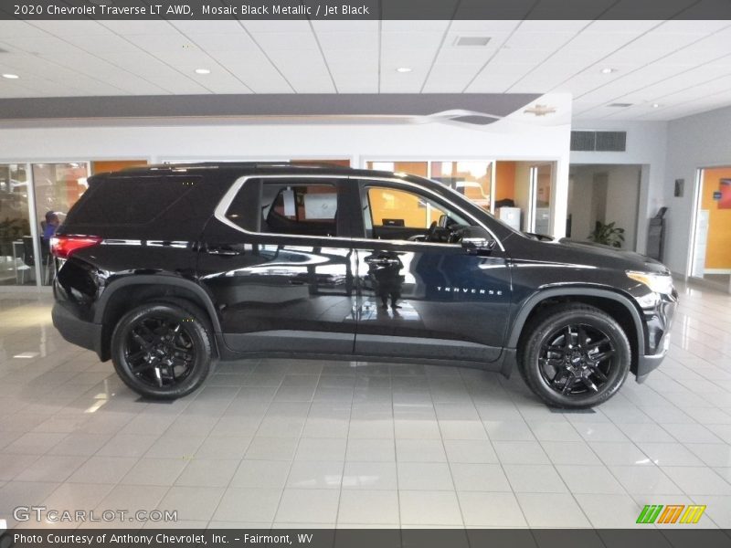 Mosaic Black Metallic / Jet Black 2020 Chevrolet Traverse LT AWD