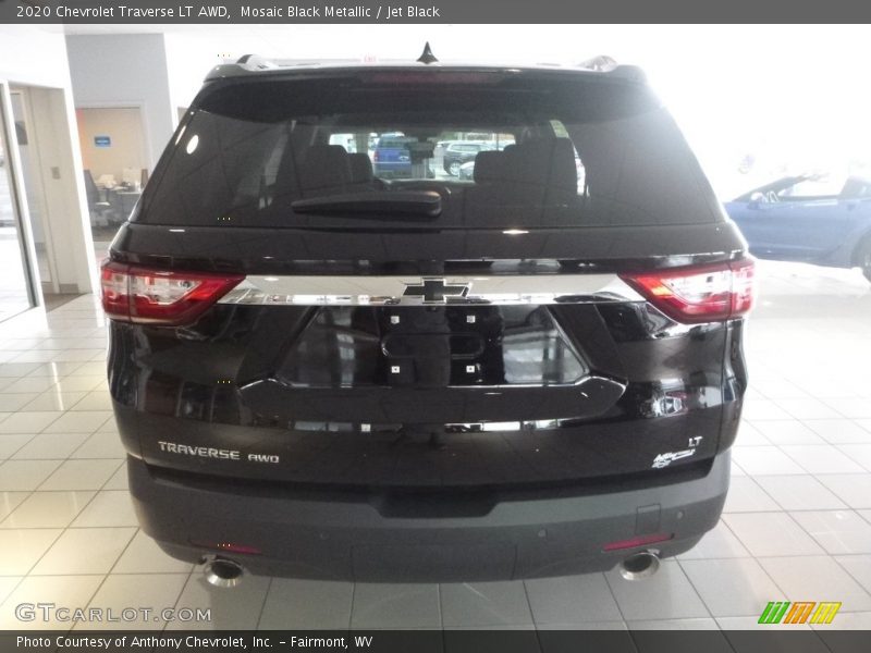 Mosaic Black Metallic / Jet Black 2020 Chevrolet Traverse LT AWD