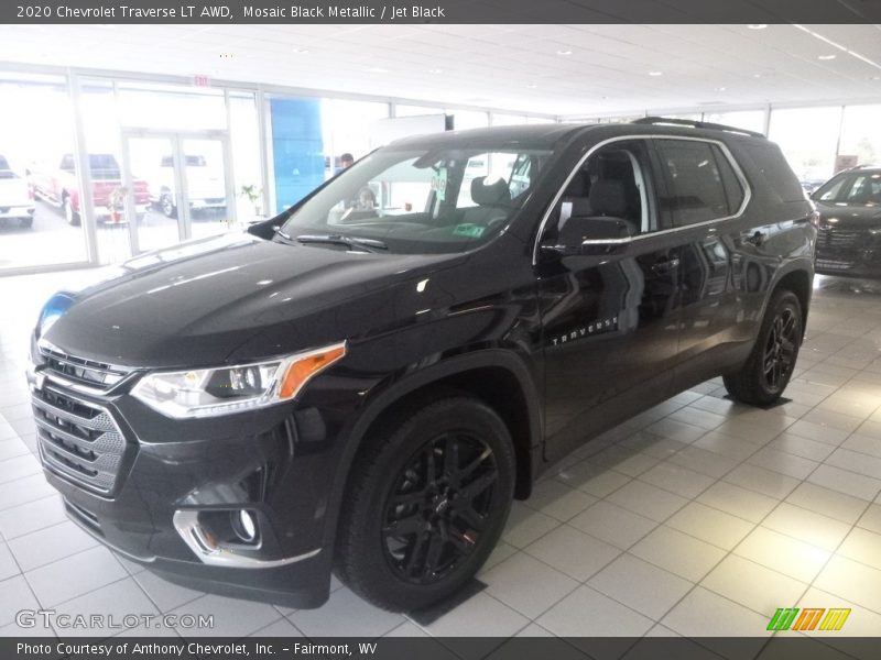 Mosaic Black Metallic / Jet Black 2020 Chevrolet Traverse LT AWD