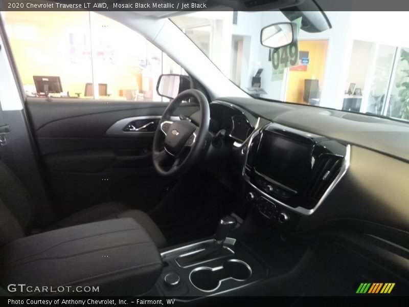 Mosaic Black Metallic / Jet Black 2020 Chevrolet Traverse LT AWD