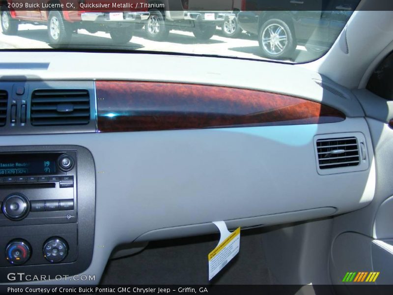 Quicksilver Metallic / Titanium 2009 Buick Lucerne CX