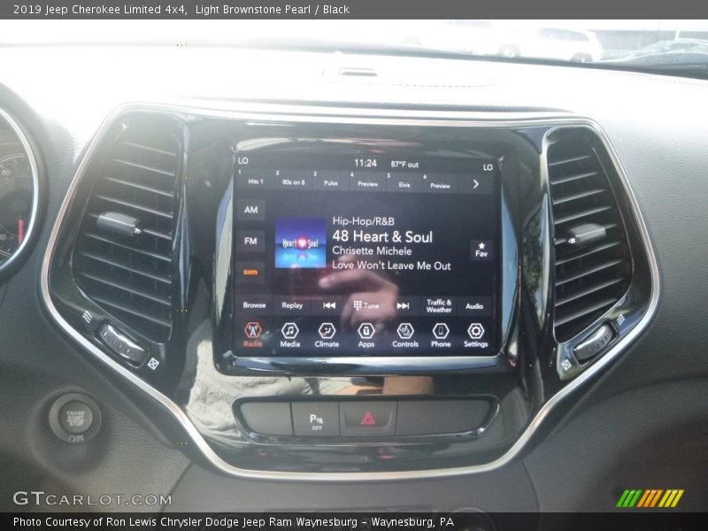 Light Brownstone Pearl / Black 2019 Jeep Cherokee Limited 4x4