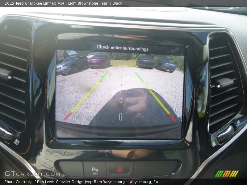 Light Brownstone Pearl / Black 2019 Jeep Cherokee Limited 4x4