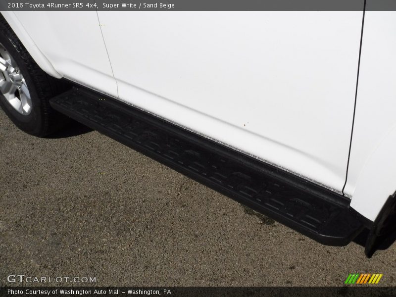 Super White / Sand Beige 2016 Toyota 4Runner SR5 4x4